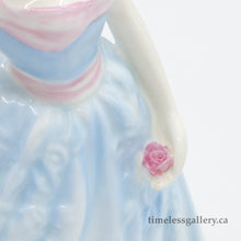 将图片加载到图库查看器,HN4151 Faith - Special Edition - Vintage Porcelain Figurine by Royal Doulton, circa 1999 (Item# P-5008)-Timeless Gallery