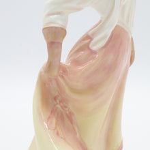 将图片加载到图库查看器,HN4161 The Open Road - Vintage Porcelain Figurine by Royal Doulton, circa 2000 (Item# P-5768)-Timeless Gallery