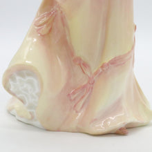 将图片加载到图库查看器,HN4161 The Open Road - Vintage Porcelain Figurine by Royal Doulton, circa 2000 (Item# P-5768)-Timeless Gallery