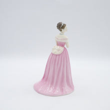 将图片加载到图库查看器,HN4220 Camilla - Vintage Porcelain Figurine by Royal Doulton, circa 2000 (Item# P-8757)-Timeless Gallery