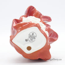 Load image into Gallery viewer, HN4778 Top O’ The Hill - Contemporary Porcelain Figurine by Royal Doulton, after 2005 (Item# P-8278)-Timeless Gallery