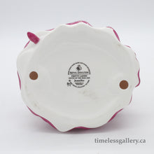 Load image into Gallery viewer, HN5090 Jennifer - Contemporary Porcelain Figurine by Royal Doulton, dated 2008 (Item# P-4469)-Timeless Gallery