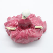 将图片加载到图库查看器,HN549 Polly Peachum - Rare and Early - Vintage Porcelain Figurine by Royal Doulton, circa 1925 (Item# P-5810)-Timeless Gallery