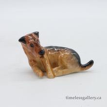 Load image into Gallery viewer, K5 Airedale Terrier - Vintage Porcelain Figurine by Royal Doulton, circa 1950 (Item# P-2577)-Timeless Gallery