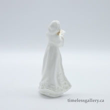 将图片加载到图库查看器,HN3727 Christmas Carols - Vintage Porcelain Figurine by Royal Doulton, circa 1995 (Item# P-1016)-Timeless Gallery