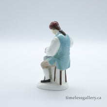 Load image into Gallery viewer, HN2208 Silversmith of Williamsburg - Vintage Porcelain Figurine by Royal Doulton, circa 1970 (Item# P-1115)-Timeless Gallery