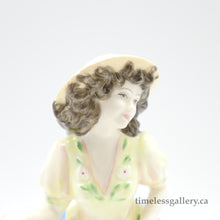 将图片加载到图库查看器,HN3688 Emily - Collector Edition - Vintage Porcelain Figurine by Royal Doulton, dated 1995 (Item# P-1467)-Timeless Gallery
