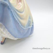 将图片加载到图库查看器,HN3419 Angela - Vintage Porcelain Figurine by Royal Doulton, dated 1992 (Item# P-1658)-Timeless Gallery