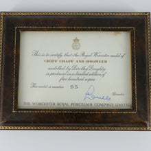 将图片加载到图库查看器,Handmade and hand painted porcelain figurine