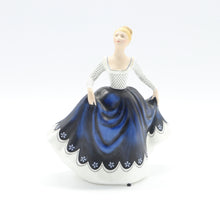 将图片加载到图库查看器，Vintage Royal Doulton Figurine, HN2310

