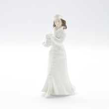 将图片加载到图库查看器，HN4084 Noel - Special Edition - Porcelain Figurine by Royal Doulton, circa 2000 (Item# P-2504)-Timeless Gallery
