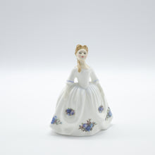 Load image into Gallery viewer, HN3482 Old Country Roses - Vintage Porcelain Figurine by Royal Doulton, circa 1994 (Item# P-6553)-Timeless Gallery
