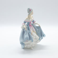 Load image into Gallery viewer, HN2425 Southern Belle - Vintage Porcelain Figurine by Royal Doulton, circa 1990 (Item# P-9355)-Timeless Gallery
