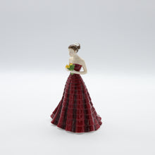 将图片加载到图库查看器，HN5336 My Darling - Porcelain Figurine by Royal Doulton, circa 2010 (Item# P-4563)-Timeless Gallery
