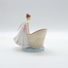 Load image into Gallery viewer, HN2871 Beat You To It - Vintage Porcelain Figurine by Royal Doulton, circa 1980 (Item# P-7636)-Timeless Gallery
