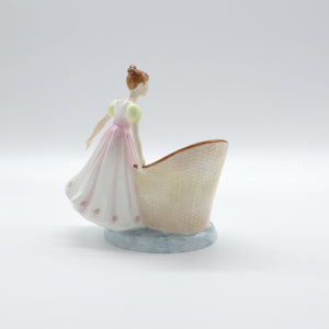 HN2871 Beat You To It - Vintage Porcelain Figurine by Royal Doulton, circa 1980 (Item# P-7636)-Timeless Gallery