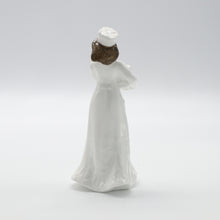 将图片加载到图库查看器，HN4084 Noel - Special Edition - Porcelain Figurine by Royal Doulton, circa 2000 (Item# P-2504)-Timeless Gallery
