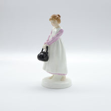 将图片加载到图库查看器，HN3021 Polly Put The Kettle On - Vintage Porcelain Figurine by Royal Doulton, circa 1984 (Item# P-5522)-Timeless Gallery
