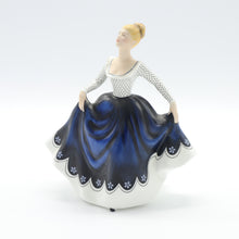 将图片加载到图库查看器，Royal Doulton Peggy Davies Classic Series

