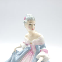 Load image into Gallery viewer, HN2425 Southern Belle - Vintage Porcelain Figurine by Royal Doulton, circa 1990 (Item# P-9355)-Timeless Gallery
