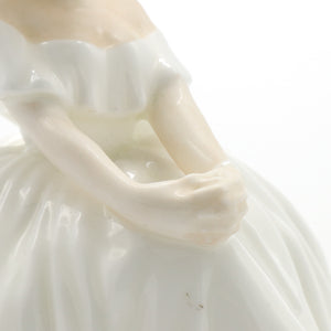 HN2956 Heather - Vintage Porcelain Figurine by Royal Doulton, circa 1982 (Item# P-6363)-Timeless Gallery