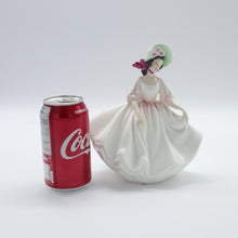 将图片加载到图库查看器，Handmade and hand painted porcelain figurine
