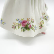 将图片加载到图库查看器，HN3304 Samantha - Vintage Porcelain Figurine by Royal Doulton, circa 1990 (Item# P-6830)-Timeless Gallery
