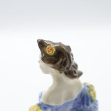 将图片加载到图库查看器，HN4041 Rebecca - Vintage Porcelain Figurine by Royal Doulton, dated 1998 (Item# P-1774)-Timeless Gallery
