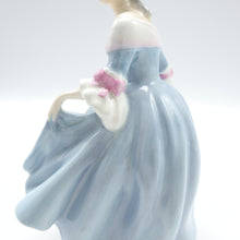 Load image into Gallery viewer, HN2425 Southern Belle - Vintage Porcelain Figurine by Royal Doulton, circa 1990 (Item# P-9355)-Timeless Gallery
