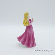 将图片加载到图库查看器，DP10 Sleeping Beauty - Vintage Porcelain Figurine by Royal Doulton (Item# P-5297)-Timeless Gallery
