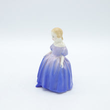 将图片加载到图库查看器，HN1370 Marie - Vintage Porcelain Figurine by Royal Doulton, circa 1970 (Item# P-5110)-Timeless Gallery
