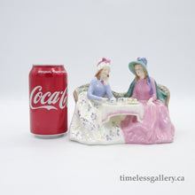将图片加载到图库查看器，HN1747 Afternoon Tea - Popular - Vintage Porcelain Figurine by Royal Doulton, circa 1970 (Item# P-7524)-Timeless Gallery

