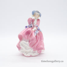 将图片加载到图库查看器，HN1849 Top O’ The Hill - Vintage Porcelain Figurine by Royal Doulton, circa 1950 (Item# P-3612)-Timeless Gallery
