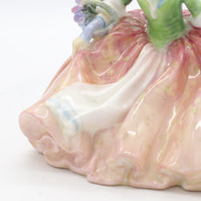 将图片加载到图库查看器，HN1871 Annabella - Vintage Porcelain Figurine by Royal Doulton, circa 1940 (Item# P-6450)-Timeless Gallery
