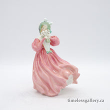 将图片加载到图库查看器，HN1928 Marguerite - Popular - Vintage Porcelain Figurine by Royal Doulton, circa 1945 (Item# P-9648)-Timeless Gallery
