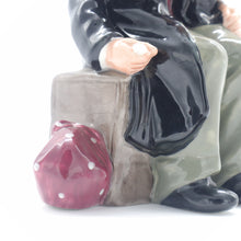 Load image into Gallery viewer, HN1954 Balloon Man - Classic - Vintage Porcelain Figurine by Royal Doulton, after 1970 (Item# P-6985)-Timeless Gallery
