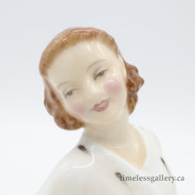 将图片加载到图库查看器，HN1981 Ermine Coat - Vintage Porcelain Figurine by Royal Doulton, circa 1950 (Item# P-7137)-Timeless Gallery
