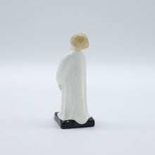 将图片加载到图库查看器，HN1985 Darling - Vintage Porcelain Figurine by Royal Doulton, circa 1970 (Item# P-2721)-Timeless Gallery
