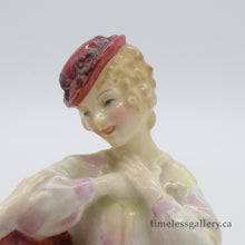 将图片加载到图库查看器，HN2025 Gossips - Popular - Vintage Porcelain Figurine by Royal Doulton, circa 1950 (Item# P-1683)-Timeless Gallery
