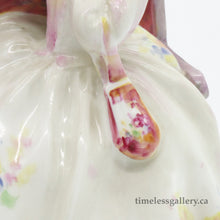 将图片加载到图库查看器，HN2025 Gossips - Popular - Vintage Porcelain Figurine by Royal Doulton, circa 1950 (Item# P-1683)-Timeless Gallery
