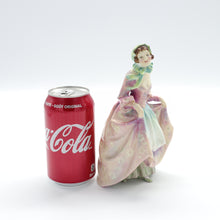将图片加载到图库查看器，HN2026 Suzette - Vintage Porcelain Figurine by Royal Doulton, circa 1950 (Item# P-1703)-Timeless Gallery
