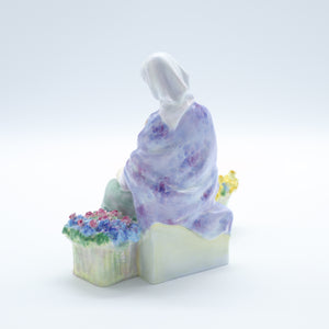 HN2031 Granny’s Heritage - Classic - Vintage Porcelain Figurine by Royal Doulton, circa 1950 (Item# P-5995)-Timeless Gallery