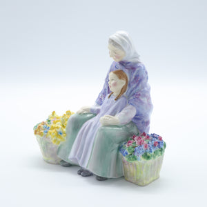 HN2031 Granny’s Heritage - Classic - Vintage Porcelain Figurine by Royal Doulton, circa 1950 (Item# P-5995)-Timeless Gallery