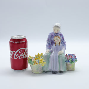 HN2031 Granny’s Heritage - Classic - Vintage Porcelain Figurine by Royal Doulton, circa 1950 (Item# P-5995)-Timeless Gallery