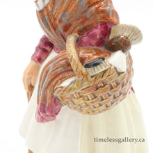 将图片加载到图库查看器，HN2052 Grandma - Vintage Porcelain Figurine by Royal Doulton, circa 1955 (Item# P-3491)-Timeless Gallery
