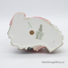 将图片加载到图库查看器，HN2059 Bedtime Story - Vintage Porcelain Figurine by Royal Doulton, circa 1960 (Item# P-5719)-Timeless Gallery
