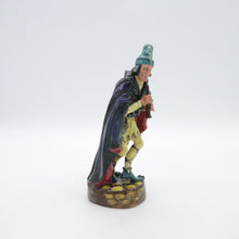 Load image into Gallery viewer, HN2102 Pied Piper - Vintage Porcelain Figurine by Royal Doulton, circa 1960 (Item# P-4062)-Timeless Gallery
