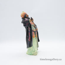 将图片加载到图库查看器，HN2105 Bluebeard - Vintage Porcelain Figurine by Royal Doulton, circa 1960 (Item# P-8040)-Timeless Gallery
