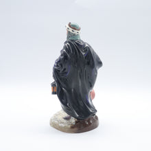 Load image into Gallery viewer, HN2118 Good King Wenceslas - Vintage Porcelain Figurine by Royal Doulton, circa 1960 (Item# P-8837)-Timeless Gallery
