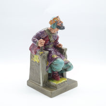 Load image into Gallery viewer, HN2134 The Old King - Large Size - Vintage Porcelain Figurine by Royal Doulton, circa 1960 (Item# P-3485)-Timeless Gallery
